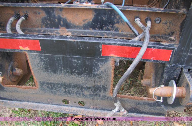 image for item B2022 1985 Hobbs 35 ton 48' extendable double drop deck trailer