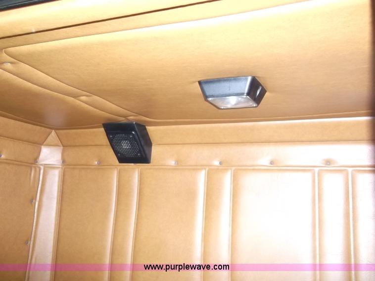 image for item B5026 1996 Freightliner FLD120 semi truck