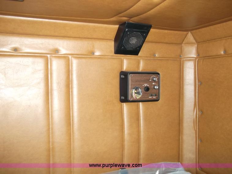 image for item B5026 1996 Freightliner FLD120 semi truck