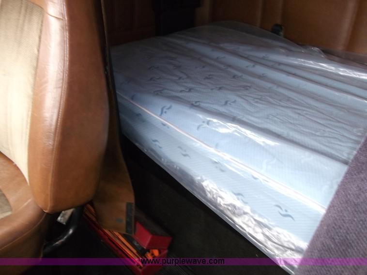 image for item B5026 1996 Freightliner FLD120 semi truck