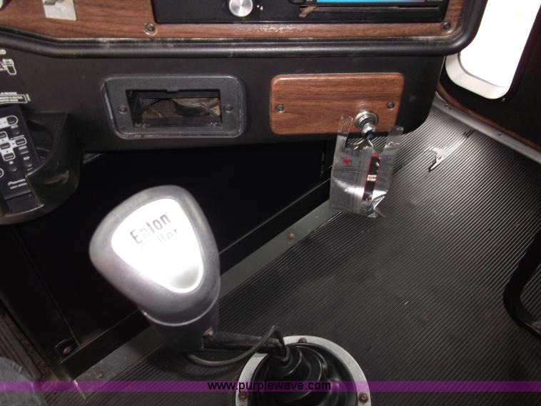 image for item B5026 1996 Freightliner FLD120 semi truck