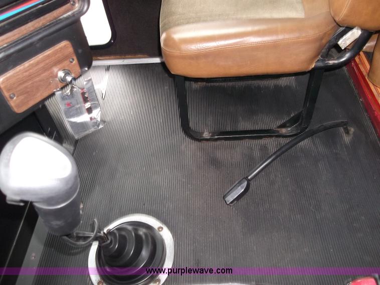 image for item B5026 1996 Freightliner FLD120 semi truck