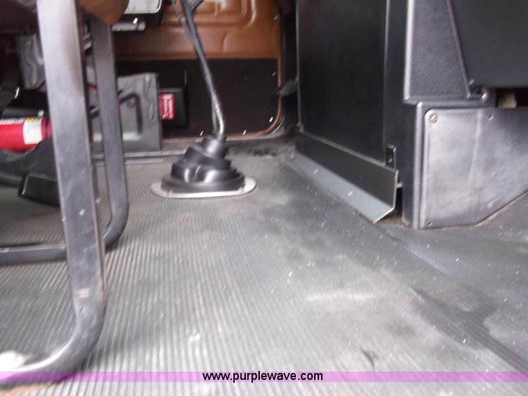 image for item B5026 1996 Freightliner FLD120 semi truck