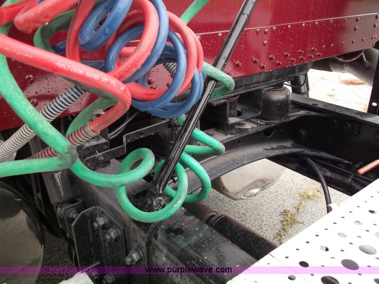 image for item B5026 1996 Freightliner FLD120 semi truck