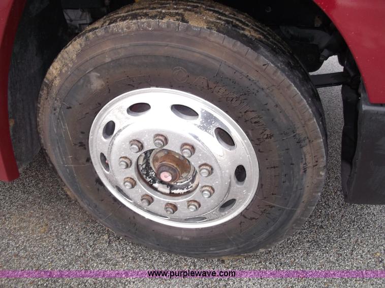 image for item B5026 1996 Freightliner FLD120 semi truck