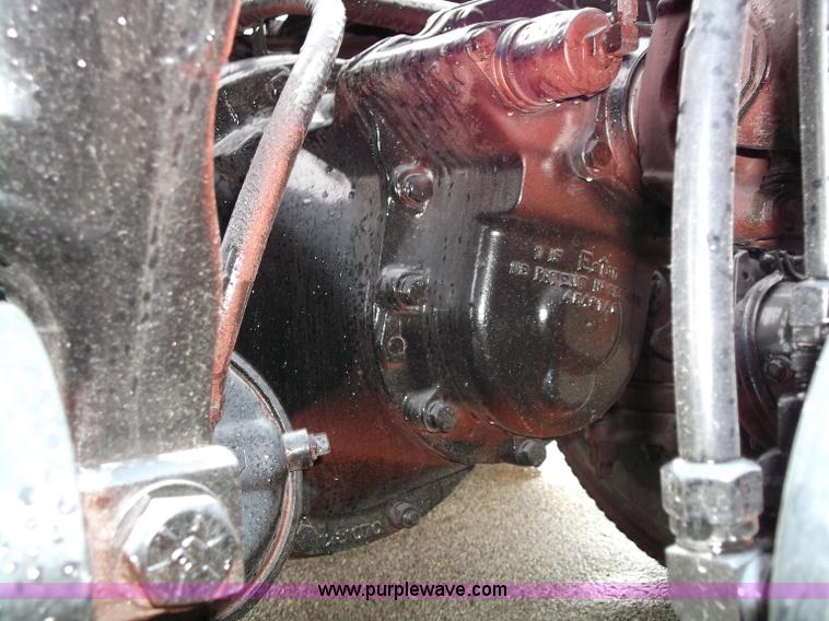 image for item B5026 1996 Freightliner FLD120 semi truck