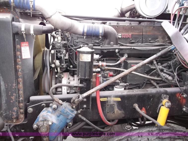 image for item B5026 1996 Freightliner FLD120 semi truck