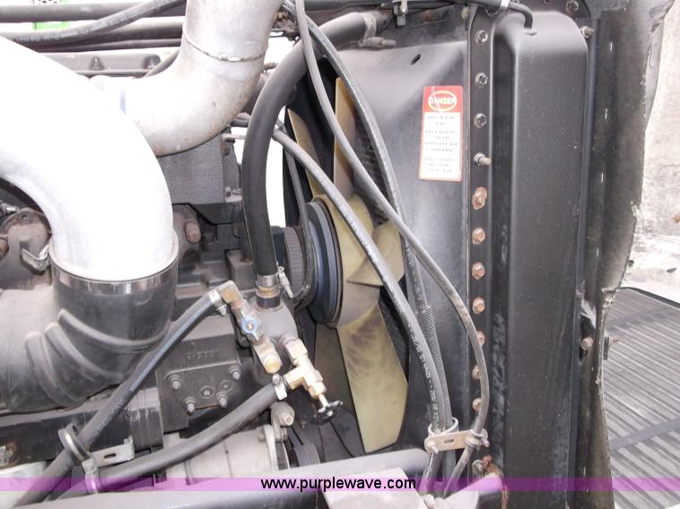 image for item B5026 1996 Freightliner FLD120 semi truck