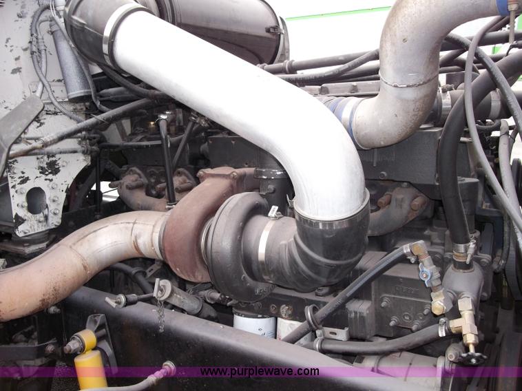 image for item B5026 1996 Freightliner FLD120 semi truck