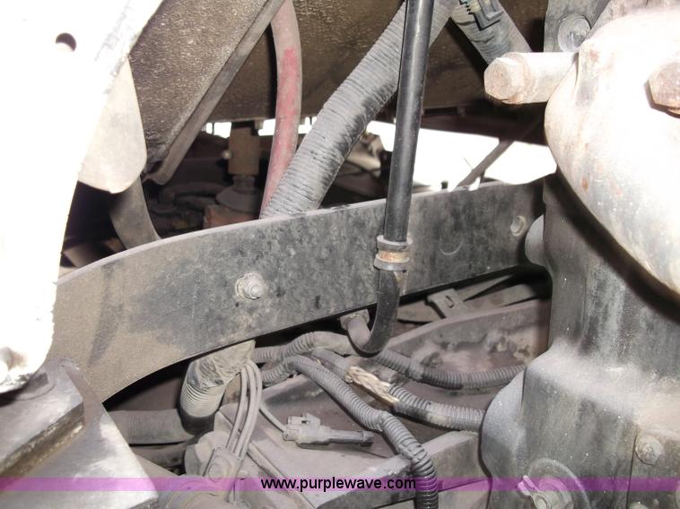 image for item B5026 1996 Freightliner FLD120 semi truck