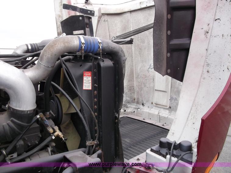 image for item B5026 1996 Freightliner FLD120 semi truck