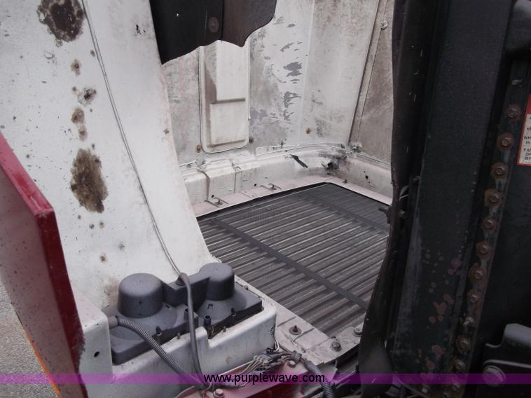 image for item B5026 1996 Freightliner FLD120 semi truck