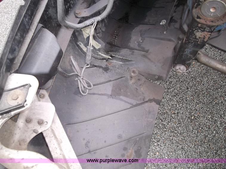 image for item B5026 1996 Freightliner FLD120 semi truck