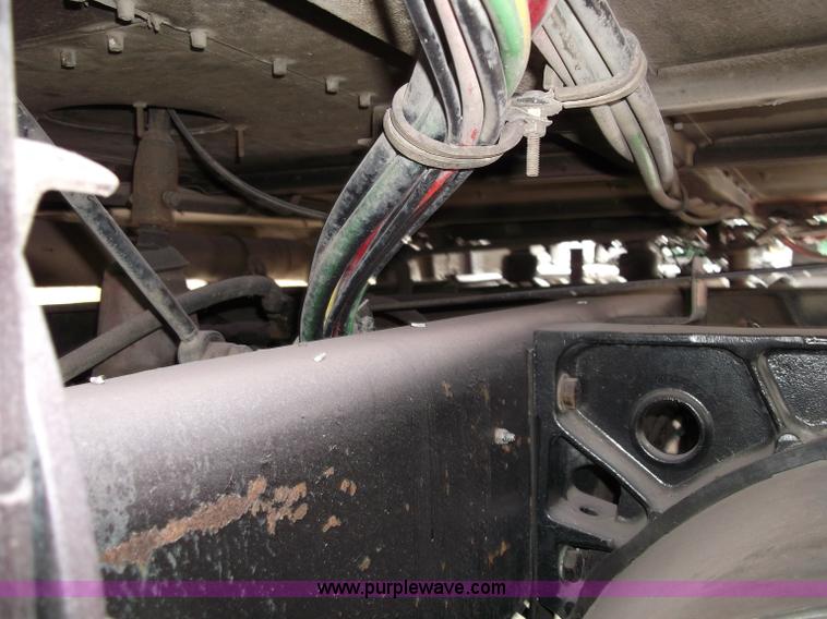 image for item B5026 1996 Freightliner FLD120 semi truck