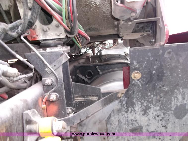 image for item B5026 1996 Freightliner FLD120 semi truck