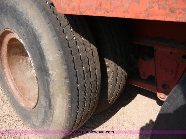 image for item B7501 1975 Transcraft drop deck trailer