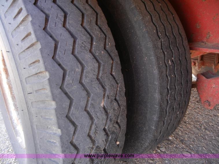 image for item B7501 1975 Transcraft drop deck trailer