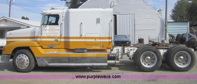 image for item C5059 1993 Freightliner FLD semi truck