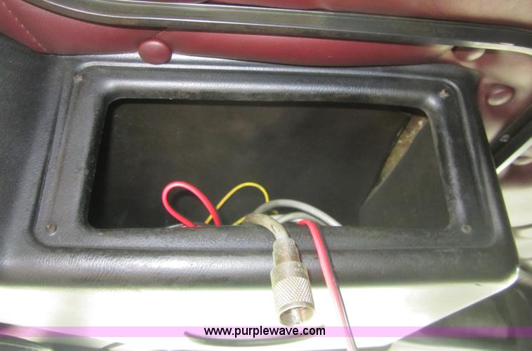 image for item C5059 1993 Freightliner FLD semi truck