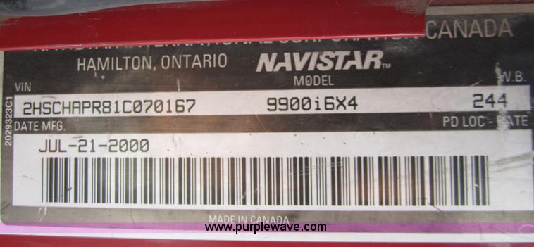 image for item C5153 2001 International 9900i semi truck