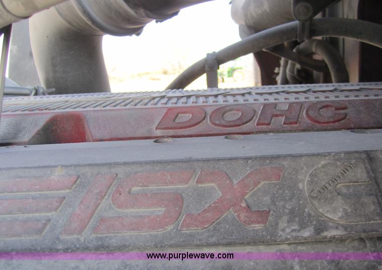 image for item C5153 2001 International 9900i semi truck