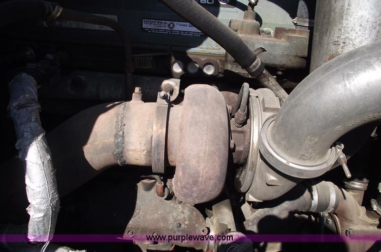 image for item C5736 2000 International Eagle 9400 semi truck