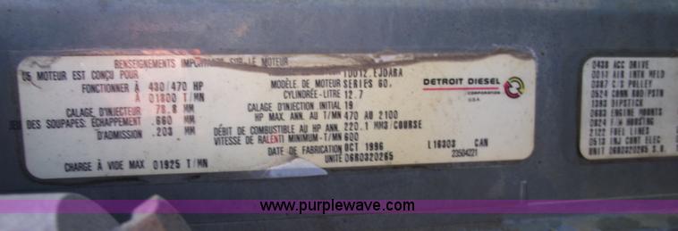 image for item C5736 2000 International Eagle 9400 semi truck