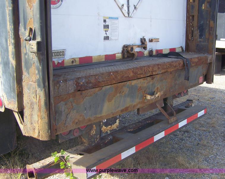 image for item D8546 2000 Great Dane 7411TP-SA 48' box trailer