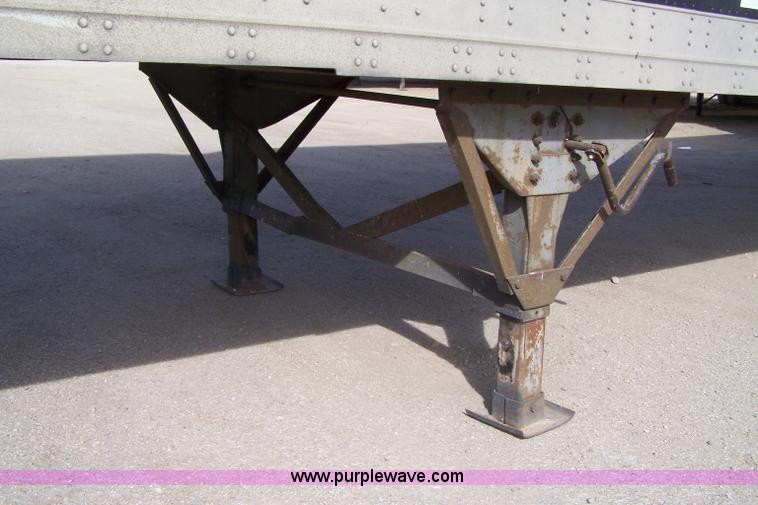 image for item D8549 1998 Great Dane 734TA 48' box trailer