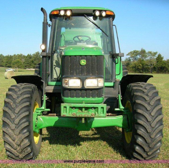 image for item A1496 2005 John Deere 7320 MFWD tractor