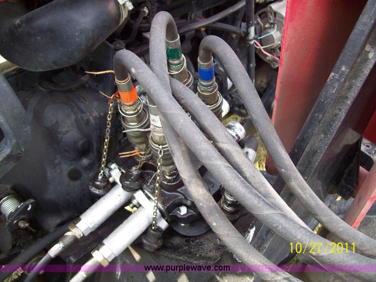 image for item A1527 Massey-Ferguson 1050 loader and bucket