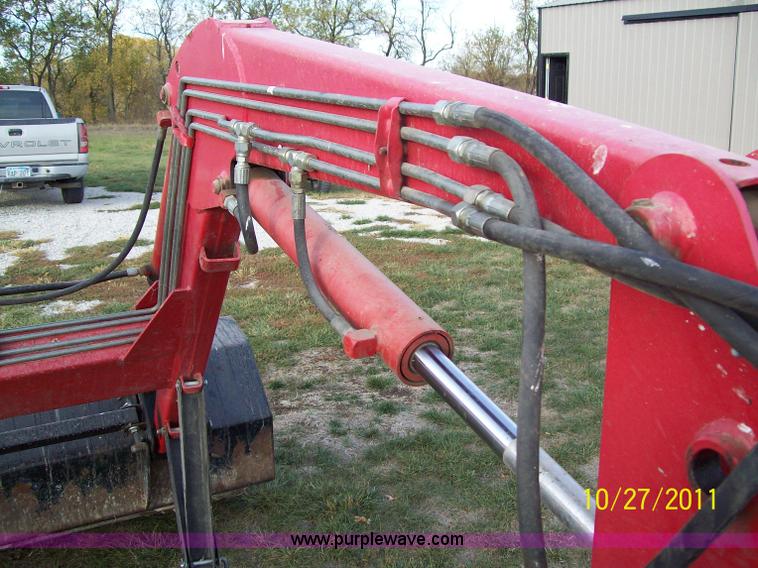 image for item A1527 Massey-Ferguson 1050 loader and bucket