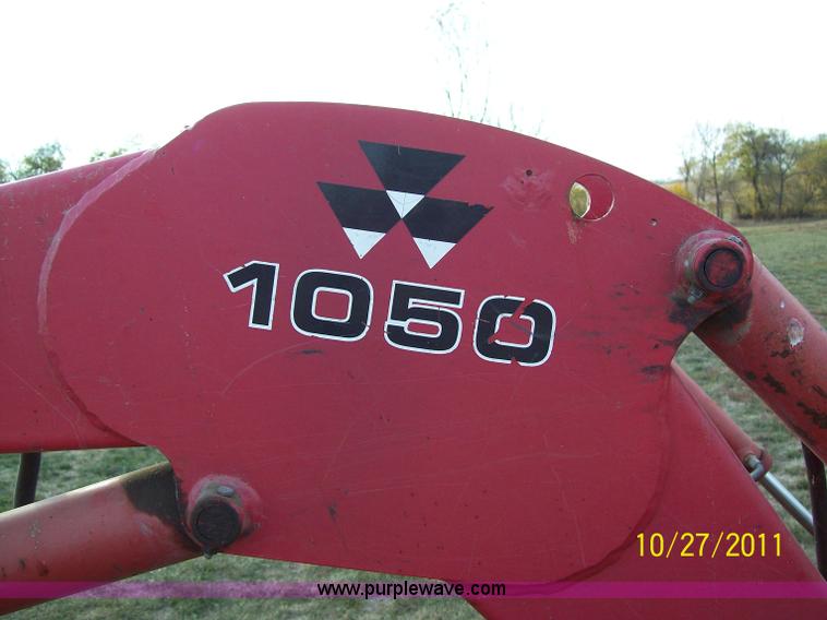 image for item A1527 Massey-Ferguson 1050 loader and bucket