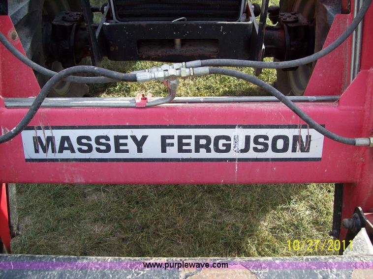 image for item A1527 Massey-Ferguson 1050 loader and bucket