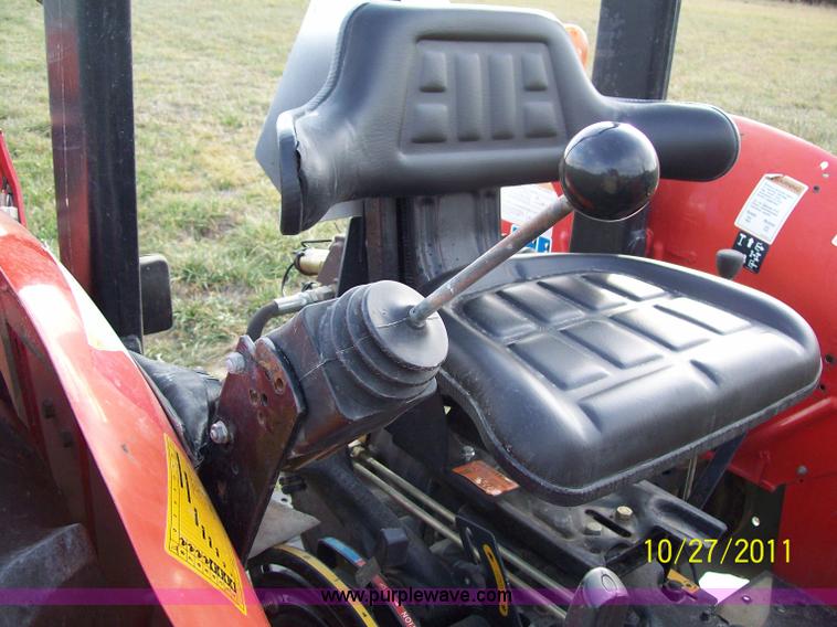 image for item A1527 Massey-Ferguson 1050 loader and bucket