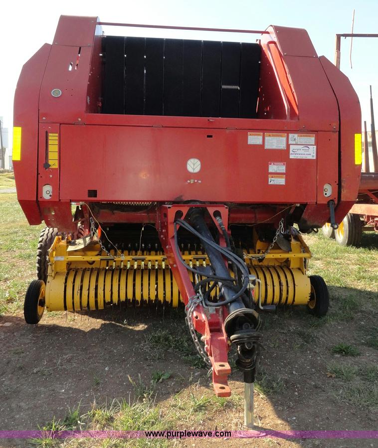 image for item A3176 2006 New Holland BR780A round baler
