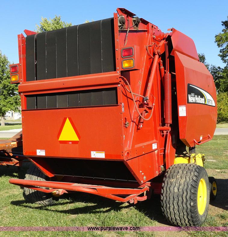 image for item A3176 2006 New Holland BR780A round baler