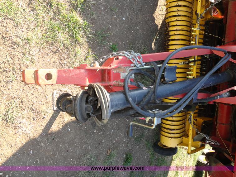 image for item A3176 2006 New Holland BR780A round baler