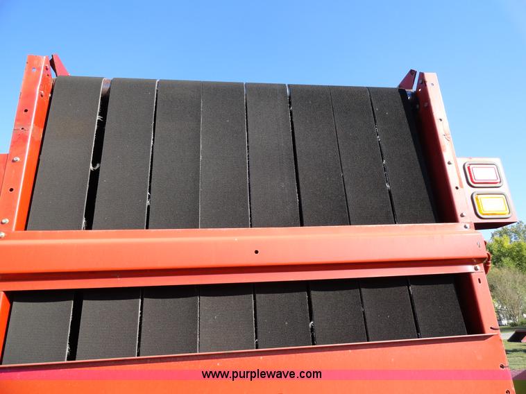 image for item A3176 2006 New Holland BR780A round baler