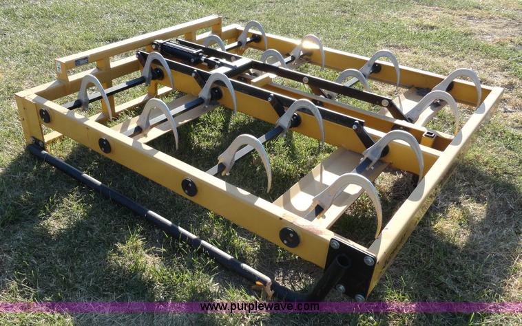image for item A3177 Agway Accumul 8 bale grabber