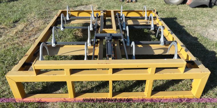 image for item A3177 Agway Accumul 8 bale grabber