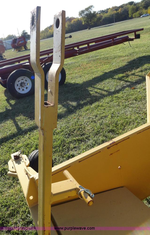 image for item A3178 Agway Accumul 8 bale stacker