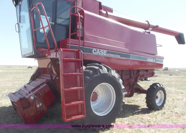 image for item A5370 Case IH 1680 combine