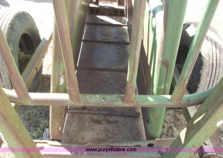 image for item A5376 Powder River portable squeeze chute