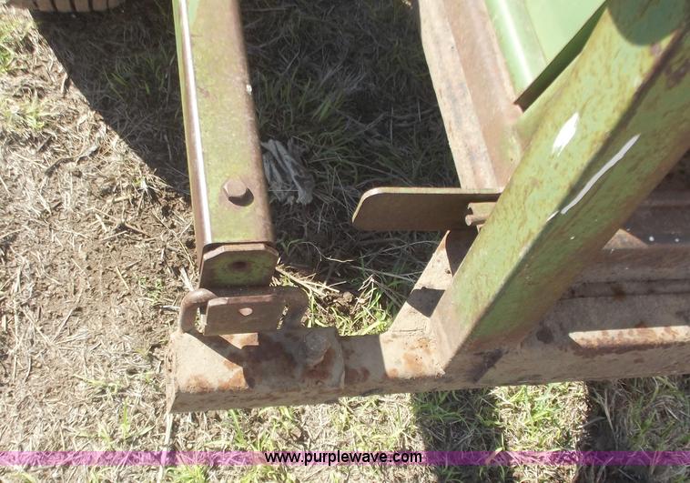 image for item A5376 Powder River portable squeeze chute