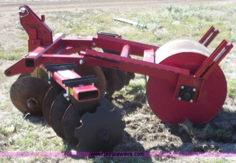 image for item A5377 2010 Lindsay pivot track closer