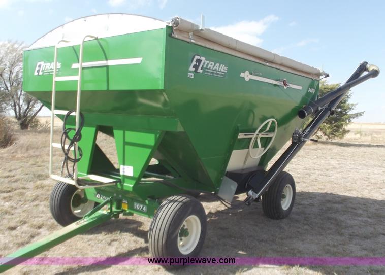 image for item A5380 2010 E-Z Trail 3400 gravity wagon