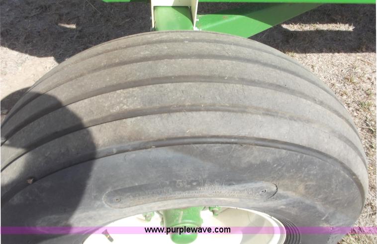 image for item A5380 2010 E-Z Trail 3400 gravity wagon