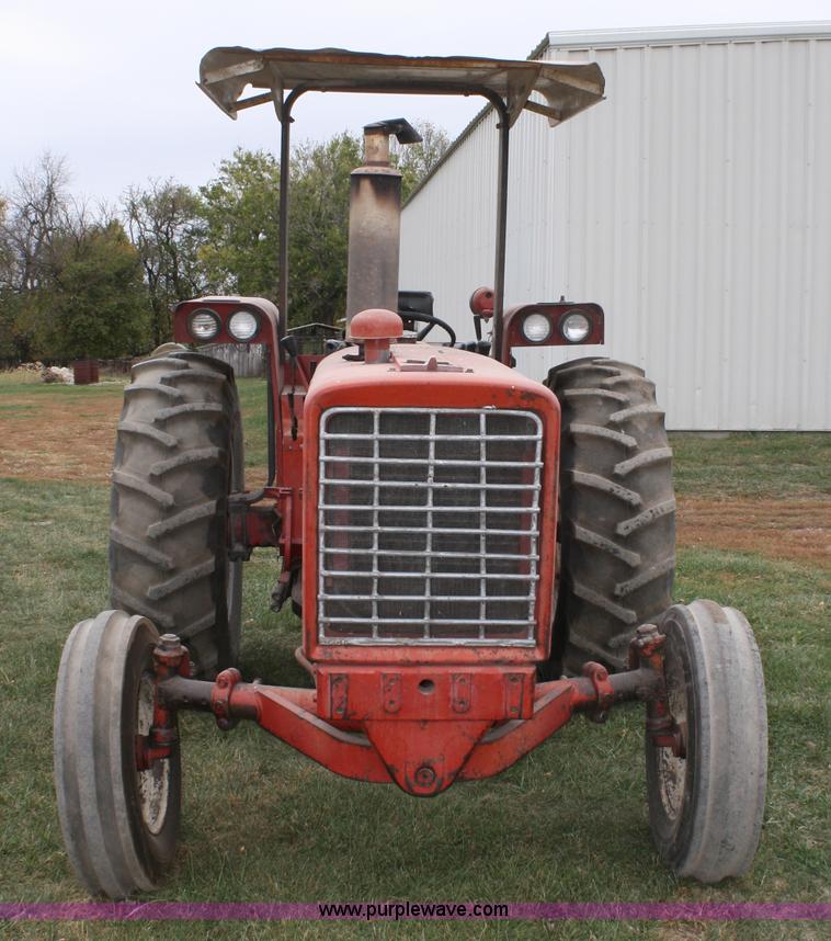 image for item A6508 1971 International 656 tractor
