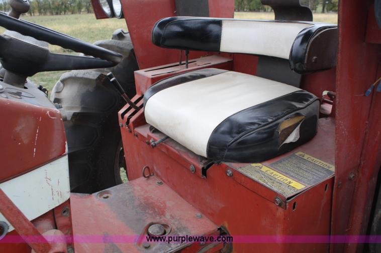 image for item A6508 1971 International 656 tractor